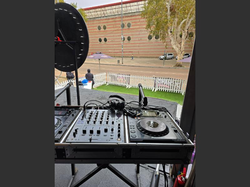 DJ station DJ station